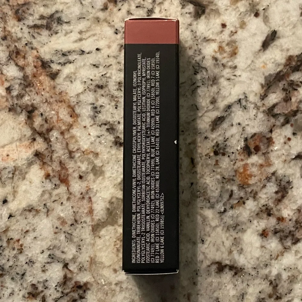 💄 MAC Powder Kiss Liquid Lipcolour 996 Date-Maker – NEW IN BOX